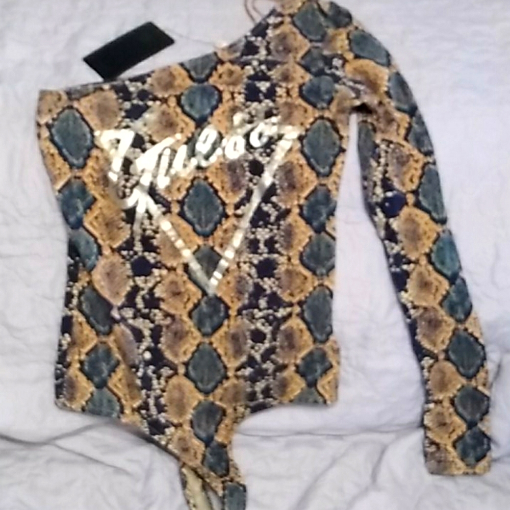 Guess Top